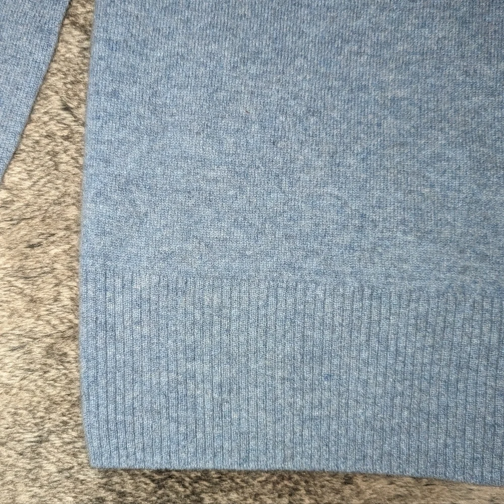 Saks Fifth Avenue Cashmere V Neck Sweater Blue Women's XS